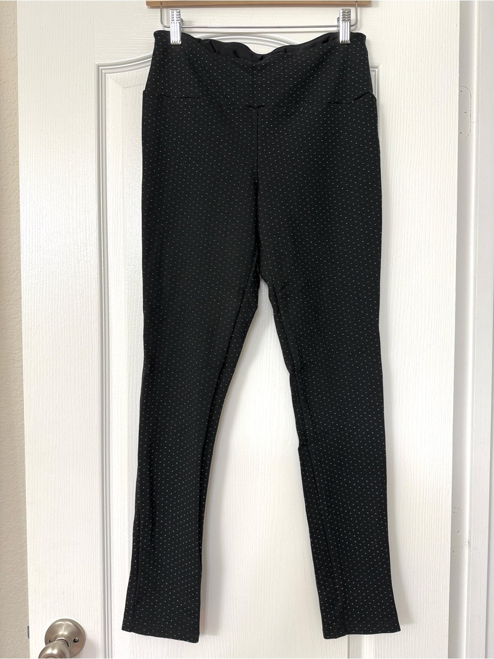 Liz Claiborne Studio • Black White Micro Dot Stretch Slim Leg Pants Size M